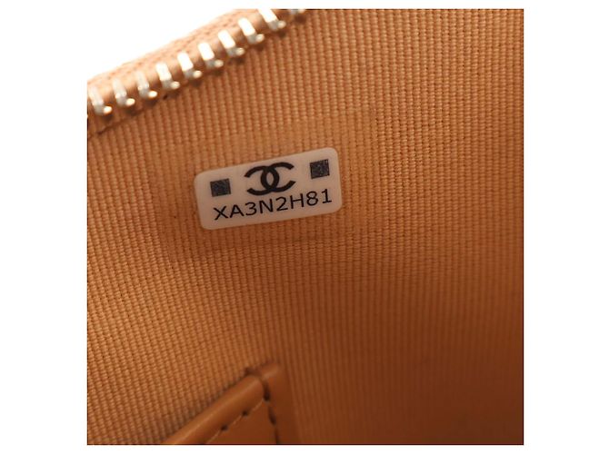 Chanel Beige Small Quilted Aged Calfskin Chanel 19 Hobo - vista 9