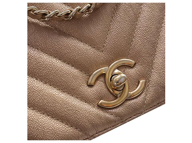 Chanel Gold Medium Chevron Iridescent Caviar Statement Flap D'oro - vista 6