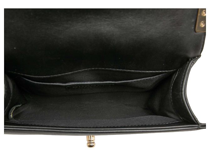 Chanel Black Small Chevron Lambskin Boy Flap Nero - vista 4