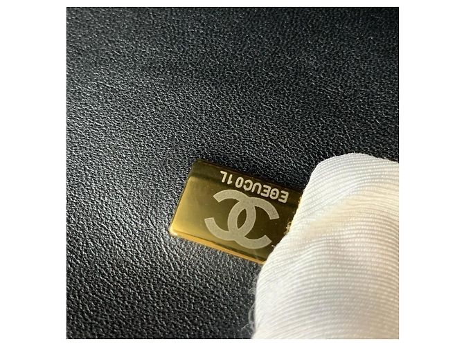 Chanel Boy Tasche aus schwarzem Lammleder Größe Medium - Ansicht 8