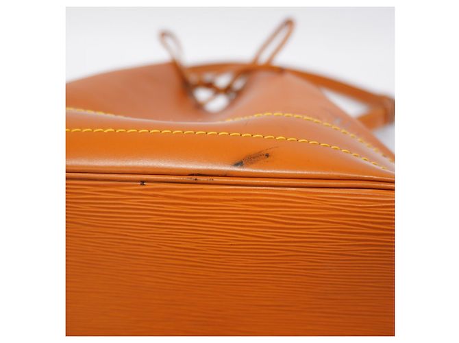 Borsa a Spalla Louis Vuitton Epi Noe D'oro - vista 12