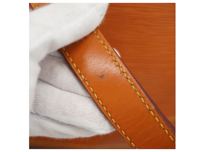Borsa a Spalla Louis Vuitton Epi Noe D'oro - vista 14