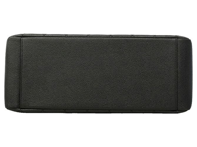 Sac cabas Chanel en cuir de veau grainé noir - vue 3