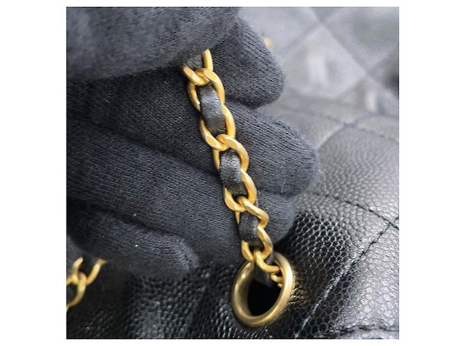 Borsa a tracolla Chanel Matelassé Black Chain Nero - vista 10