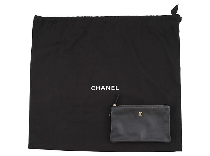 Borsa a tracolla Chanel Matelassé Black Chain Nero - vista 13