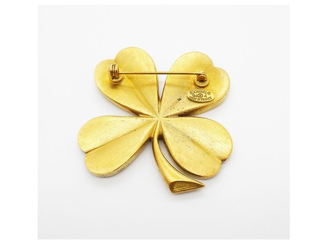 Spilla Chanel con motivo a trifoglio placcato oro D'oro - vista 5
