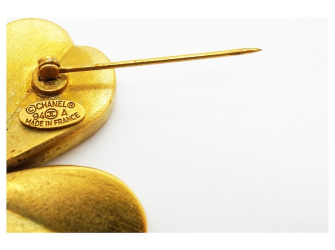 Spilla Chanel con motivo a trifoglio placcato oro D'oro - vista 7