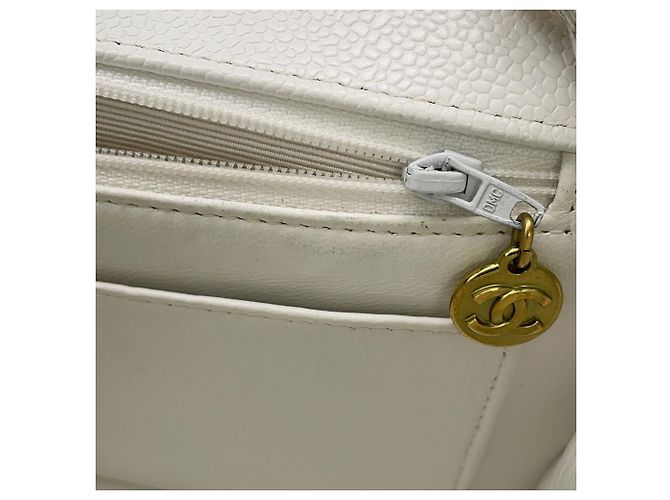 Borsa a tracolla Chanel White Matelassé Chain Bianco - vista 12