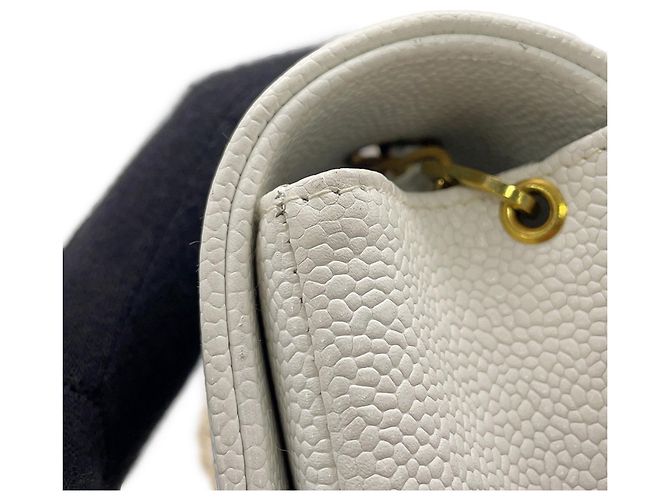 Borsa a tracolla Chanel White Matelassé Chain Bianco - vista 8