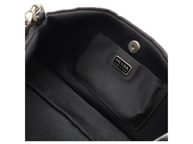 Prada Triangle Schultertasche Schwarz - Ansicht 8