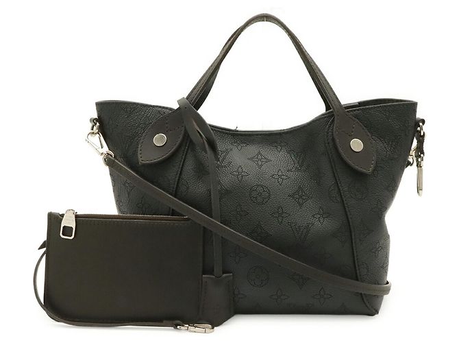 Sac à main Louis Vuitton Monogram Mahina PM Noir - vue 2