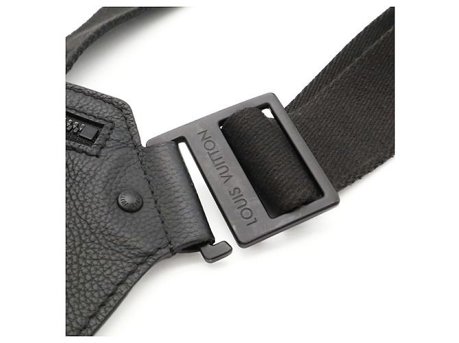Marsupio Louis Vuitton LV Aerogram Takeoff Sling Nero - vista 6