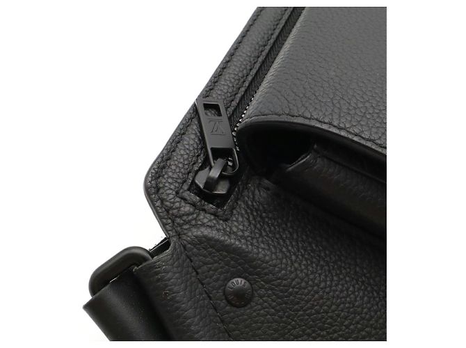 Marsupio Louis Vuitton LV Aerogram Takeoff Sling Nero - vista 7
