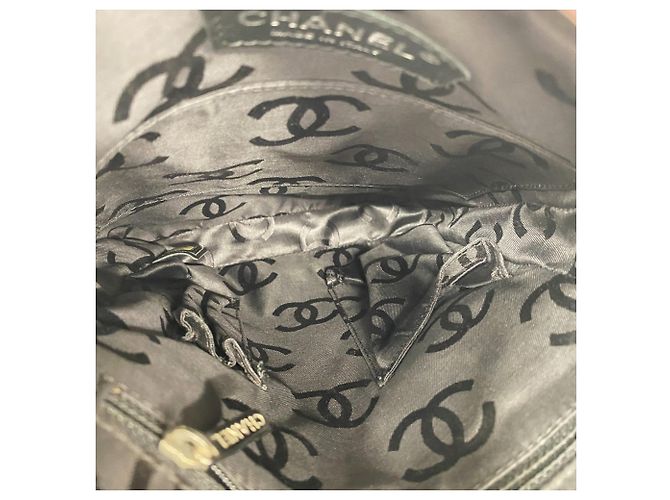 Borsa a tracolla Chanel Cambon in agnello Nero Rosa - vista 4
