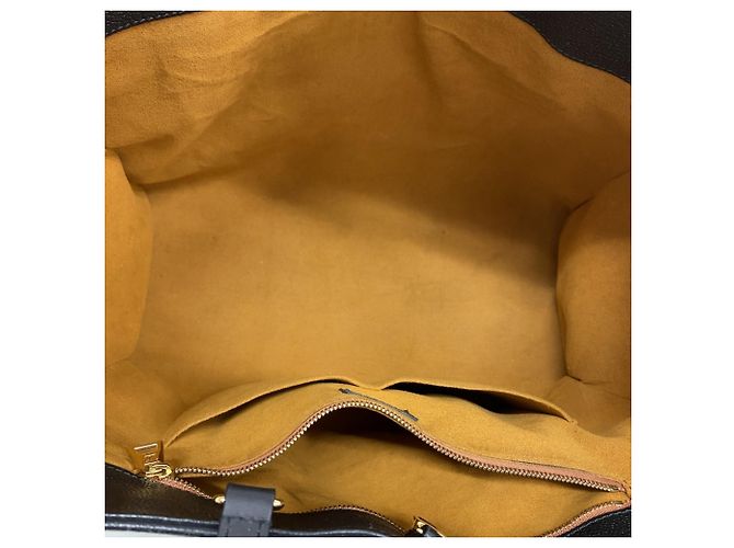 Borsa Tote Louis Vuitton Monogram Empreinte OnTheGo GM Nero - vista 4