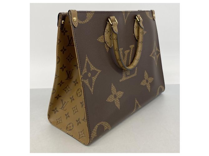 Louis Vuitton Monogram Giant Reverse OnTheGo MM Tote Bag Brown - view 2