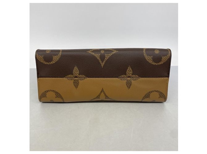 Louis Vuitton Monogram Giant Reverse OnTheGo MM Tote Bag Brown - view 3