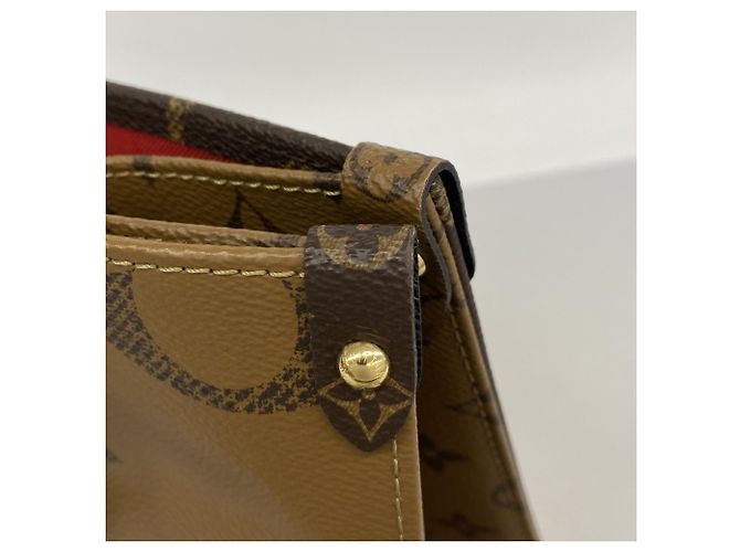 Louis Vuitton Monogram Giant Reverse OnTheGo MM Tote Bag Brown - view 6