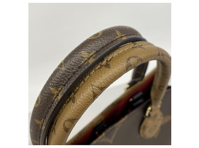Louis Vuitton Monogram Giant Reverse OnTheGo MM Tote Bag Brown - view 8