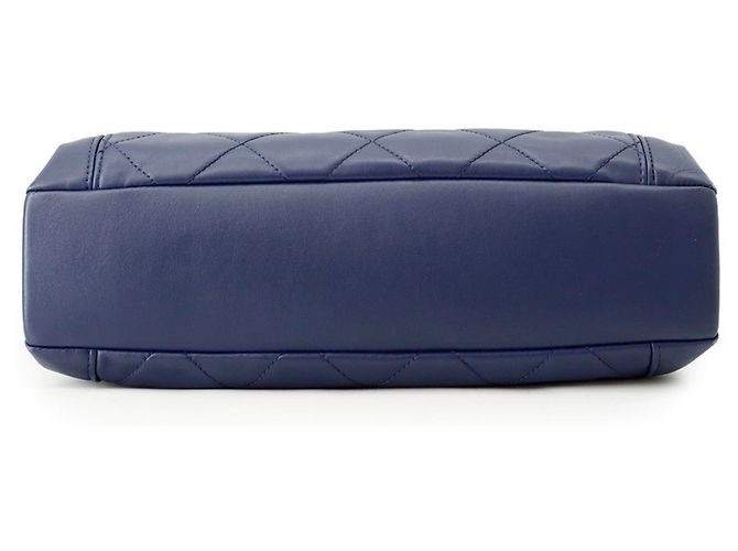 Borsa Chanel Matelassé in Navy Blu navy - vista 3