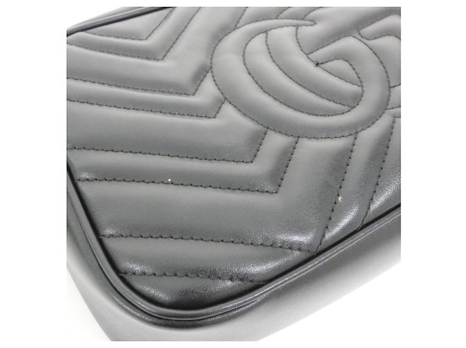 Borsa a tracolla Gucci GG Marmont in pelle nera Nero - vista 4
