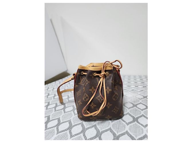 LOUIS VUITTON Monogram Nano Noe Borsa a Secchiello/Crossbody Marrone/Beige Monogramma - vista 5