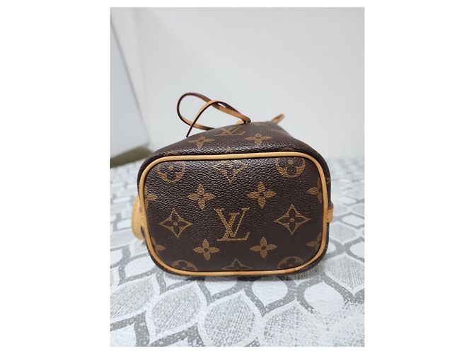 LOUIS VUITTON Monogram Nano Noe Borsa a Secchiello/Crossbody Marrone/Beige Monogramma - vista 7