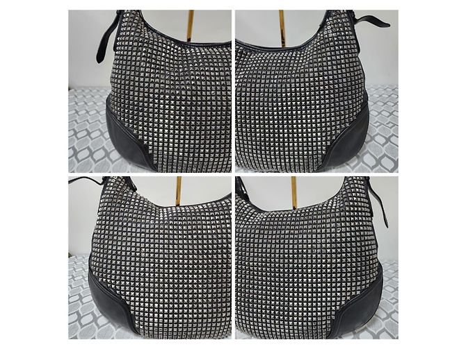 Borsa Hobo a Spalla in Pelle Borchiata Burberry Nero - vista 7