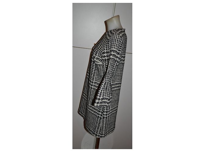Zara Kleid mit Glockenärmeln und Karomuster Schwarz Weiß - Ansicht 2
