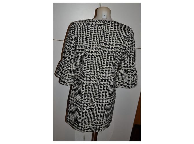 Zara Kleid mit Glockenärmeln und Karomuster Schwarz Weiß - Ansicht 3