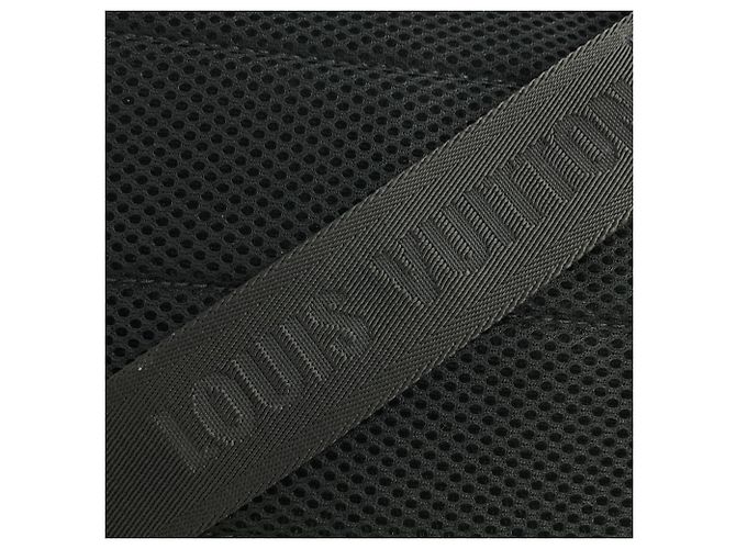 Borsa a tracolla Louis Vuitton Monogram Shadow Racer Nero - vista 8
