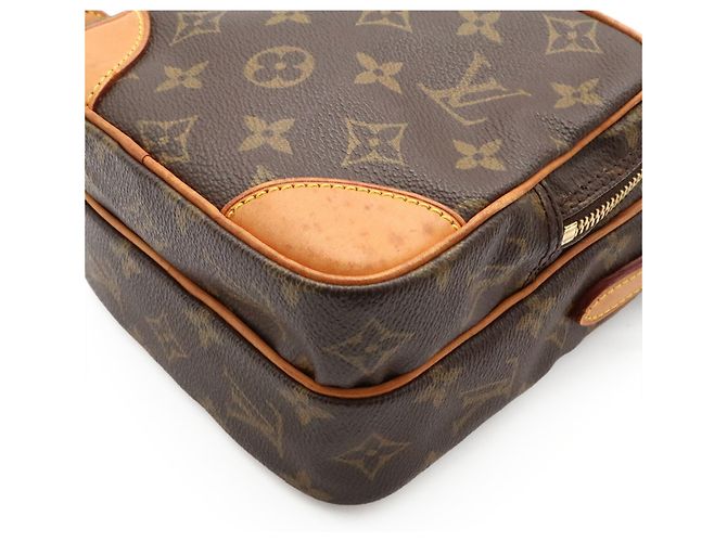 Borsa a tracolla Louis Vuitton Monogram Amazon Pochette Marrone - vista 4
