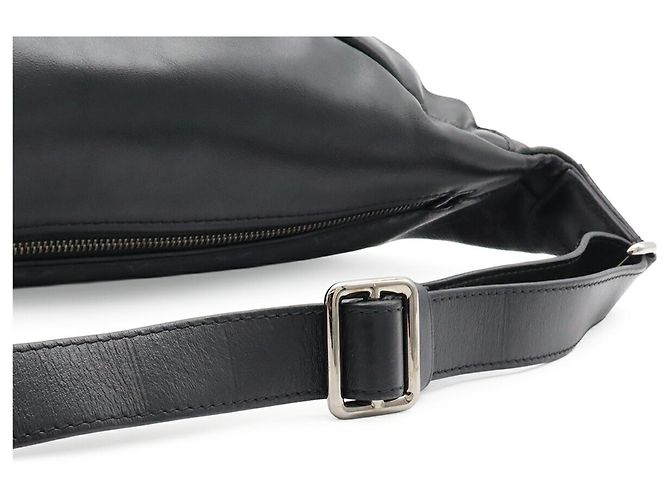 Marsupio Louis Vuitton Monogram Eclipse Discovery PM Marrone Nero Monogramma - vista 4