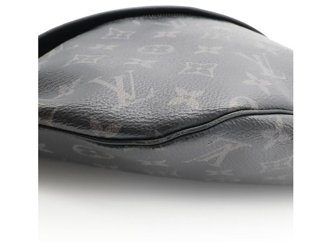 Marsupio Louis Vuitton Monogram Eclipse Discovery PM Marrone Nero Monogramma - vista 5