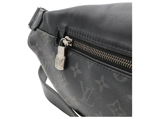 Marsupio Louis Vuitton Monogram Eclipse Discovery PM Marrone Nero Monogramma - vista 8