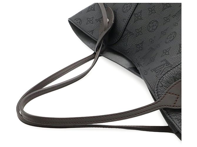 Borsa Tote Louis Vuitton Monogram Mahina Hina MM Nero - vista 5