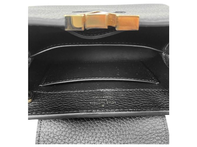 Louis Vuitton Mini Borsa Tote Capucines Nera Nero - vista 6