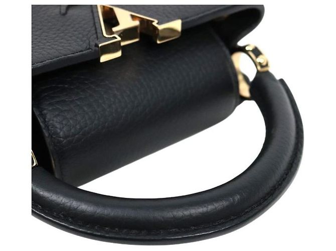 Louis Vuitton Mini Borsa Tote Capucines Nera Nero - vista 9