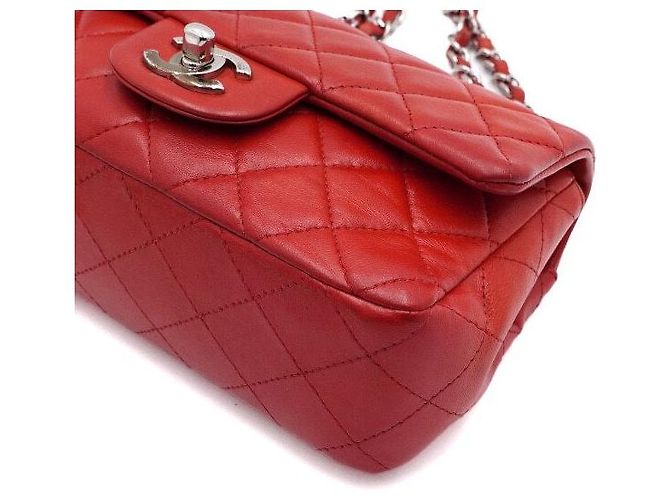 Chanel Borsa a tracolla e crossbody Mini Classic Flap in agnello rosso con catena argentata - vista 8