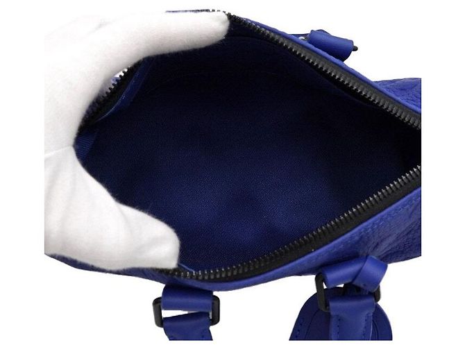 Louis Vuitton Borsa a tracolla e Tote Bag Keepall in Taurillon Monogram Blu - vista 6