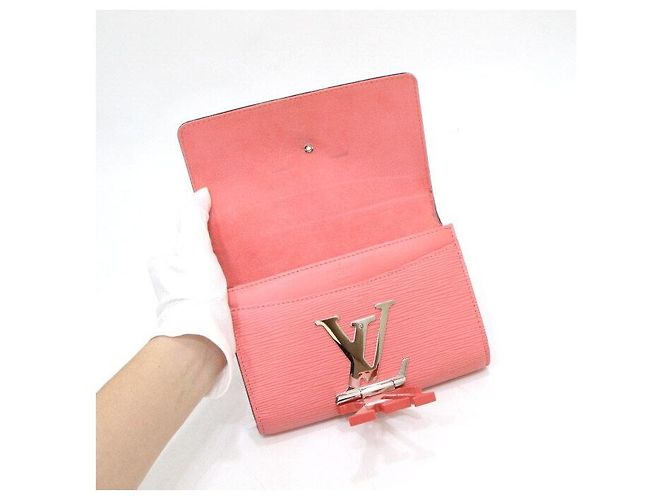 Louis Vuitton Clutch e borsa a tracolla in pelle Epi rosa - vista 5