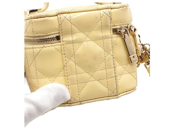 Dior Micro borsa a tracolla e borsa a tracolla in vernice giallo cannage - vista 11