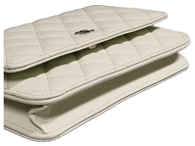 Chanel Borsa a tracolla WOC Caviar Classic Versione con chip interno Bianco - vista 4
