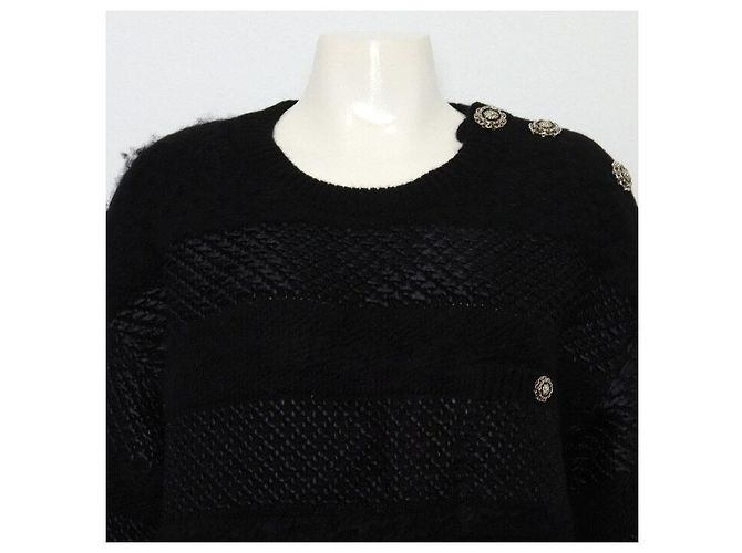 Chanel Schwarzer Strick aus Kaschmir-Mischung mit Knopfdetails für Damen - Ansicht 2