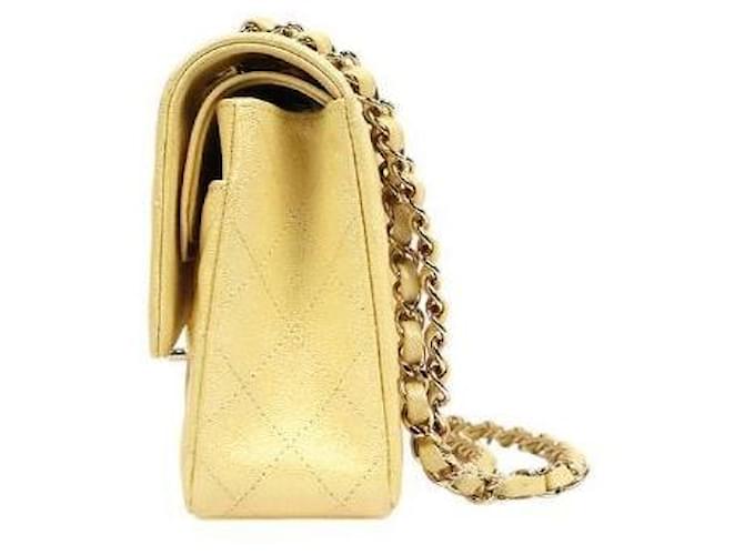 Chanel Borsa a tracolla Classic Medium in caviar iridescente giallo - vista 2
