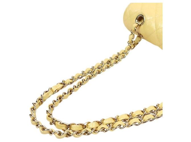 Chanel Borsa a tracolla Classic Medium in caviar iridescente giallo - vista 6