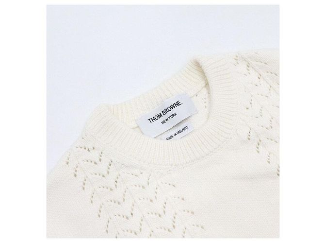 Thom Browne Kurzärmeliges Damen-T-Shirt aus Pointelle-Baumwolle mit Kontrastborte - Ansicht 5