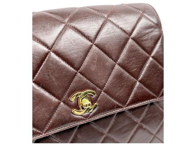 Chanel Borsa a tracolla con patta trapuntata marrone - vista 8
