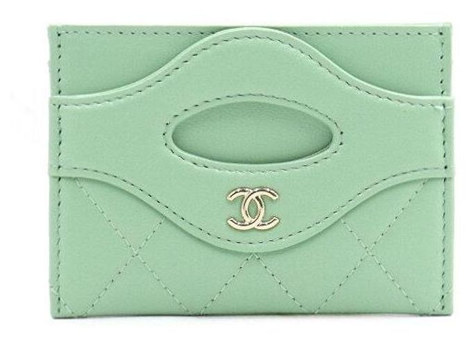 Chanel Hellgrünes Lammleder-Kartenetui mit Champagnergold CC - Ansicht 2