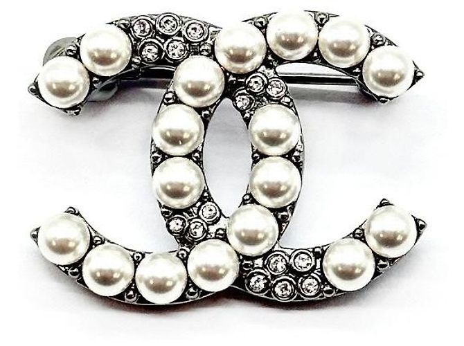 Chanel Spilla con perle e cristallo - vista 4
